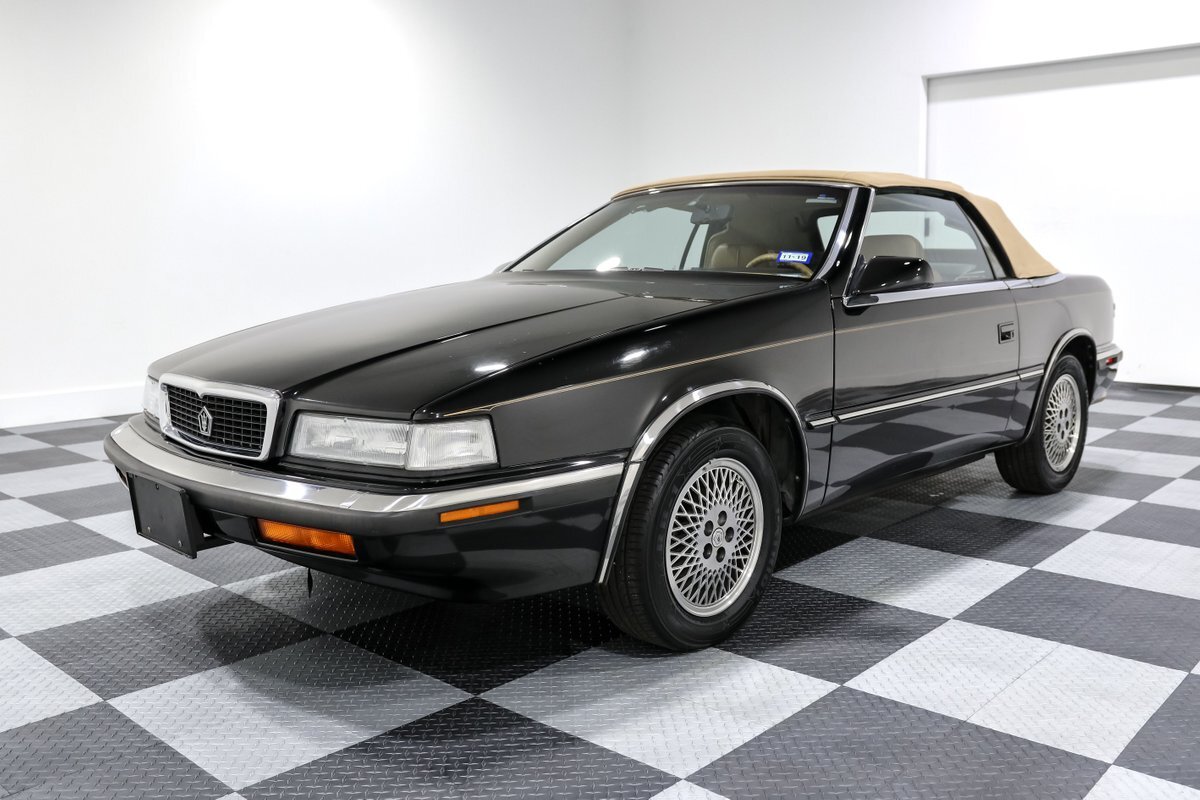 Chrysler-TC-by-Maserati-1990-Convertible-6