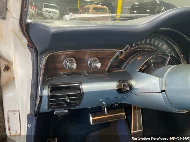 Chrysler-Town-Country-1966-12