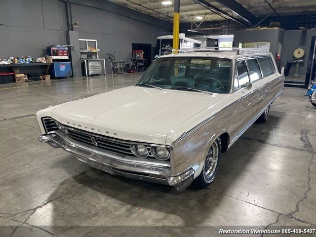 Chrysler-Town-Country-1966-3
