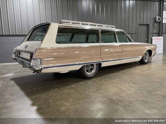 Chrysler-Town-Country-1966-31