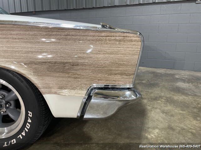 Chrysler-Town-Country-1966-37