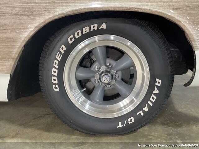 Chrysler-Town-Country-1966-38