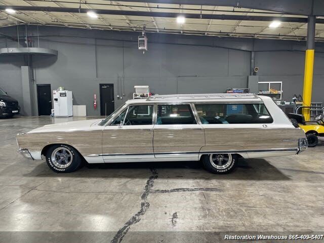 Chrysler-Town-Country-1966-4