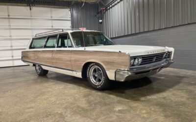 Chrysler Town & Country 1966 --