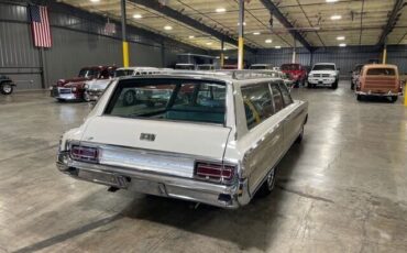 Chrysler-Town-Country-1966-7
