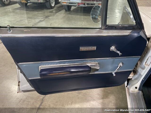 Chrysler-Town-Country-1966-9