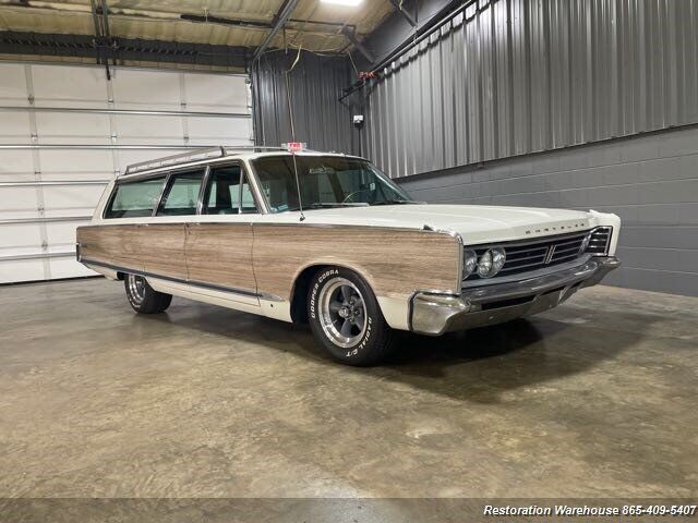Chrysler-Town-Country-1966