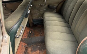 Chrysler-Windsor-1949-13