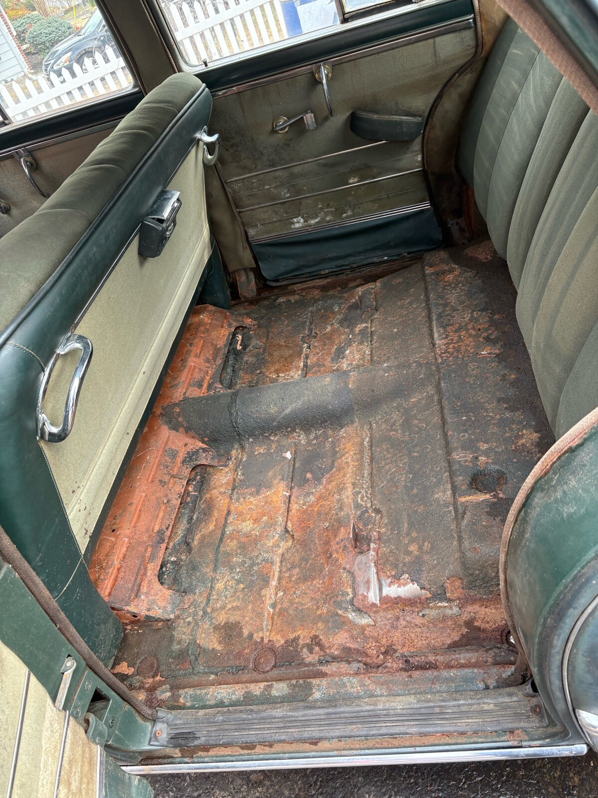 Chrysler-Windsor-1949-14