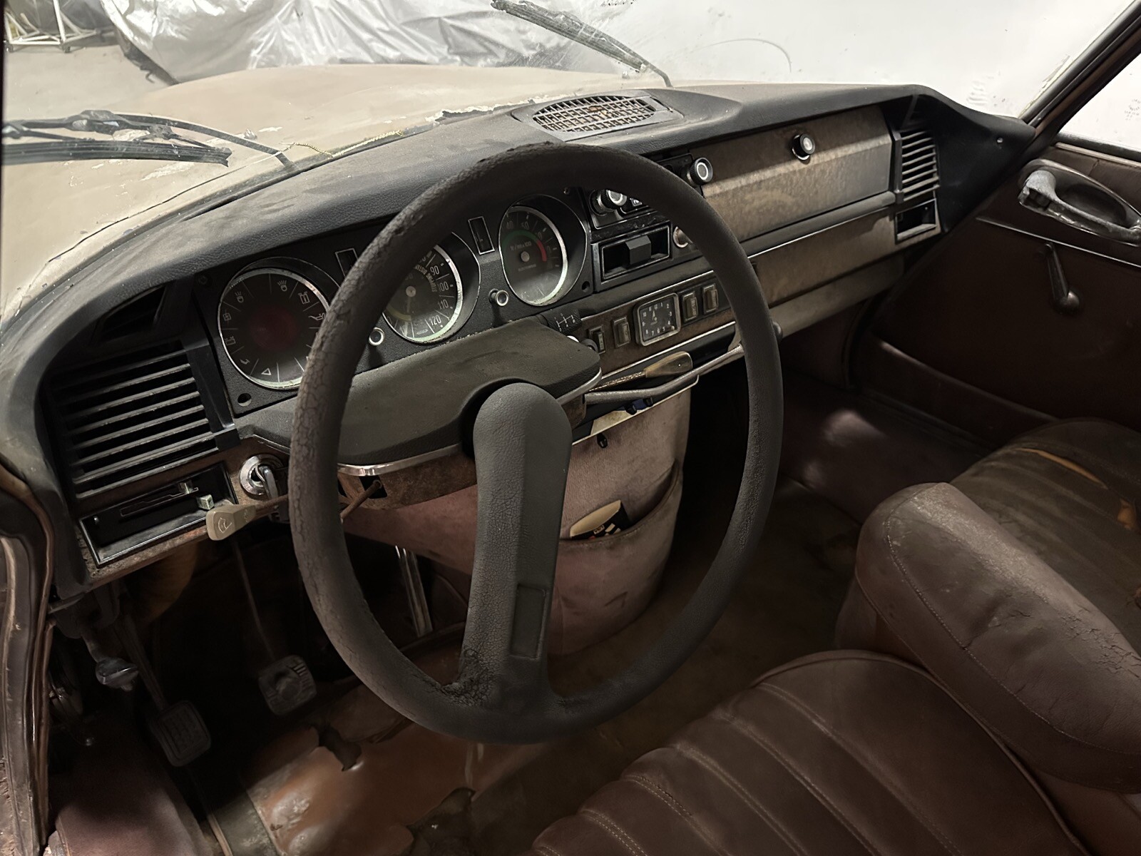 Citroen-DS21-Pallas-1972-Sedan-14