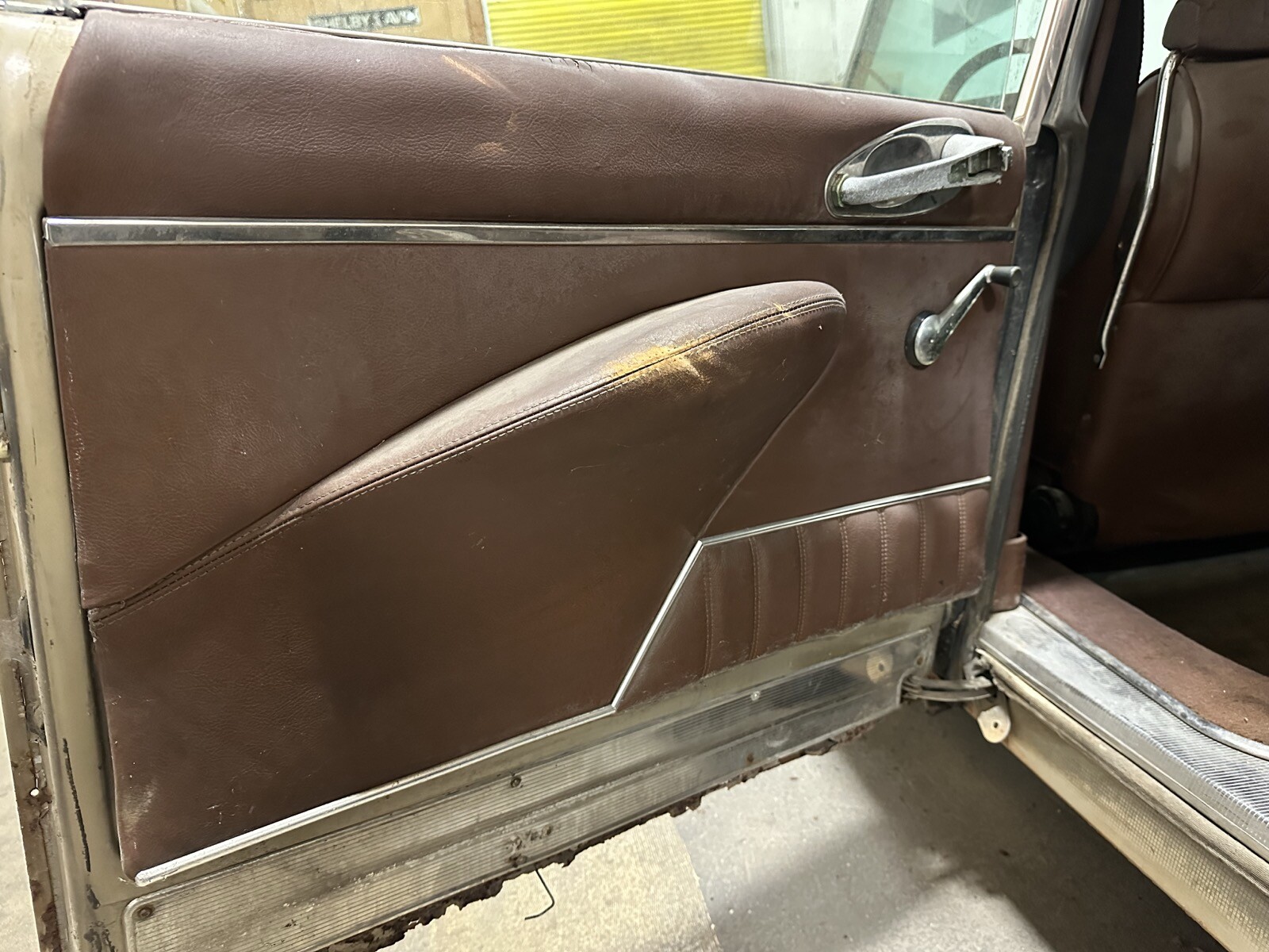 Citroen-DS21-Pallas-1972-Sedan-16