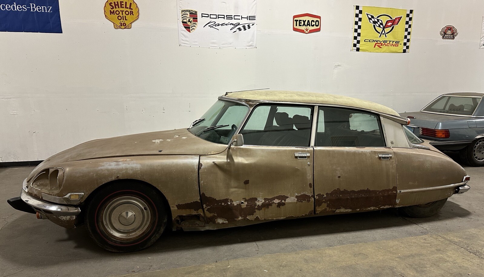 Citroen-DS21-Pallas-1972-Sedan-4