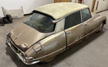 Citroen-DS21-Pallas-1972-Sedan-9
