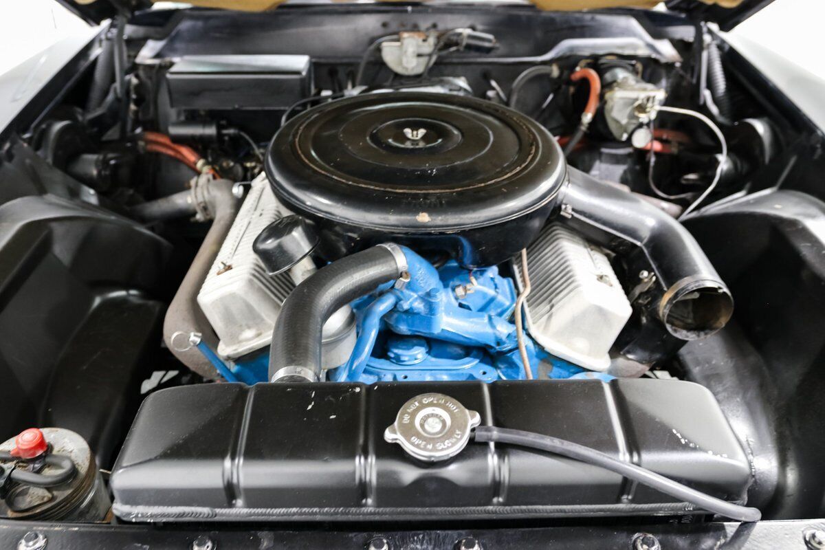 Continental-MkII-1956-Coupe-10