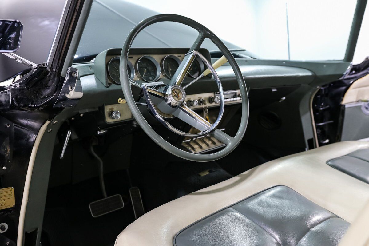 Continental-MkII-1956-Coupe-13