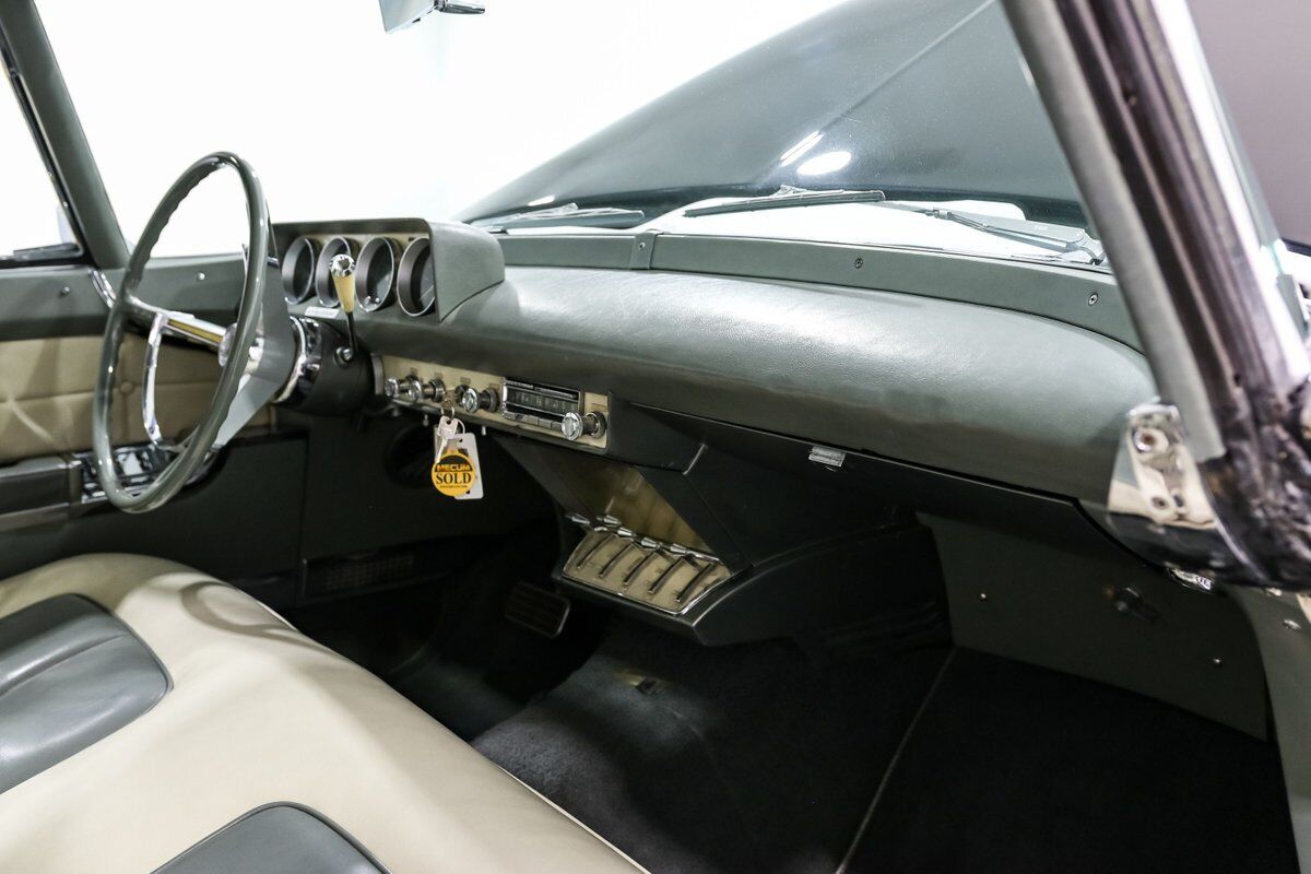 Continental-MkII-1956-Coupe-16