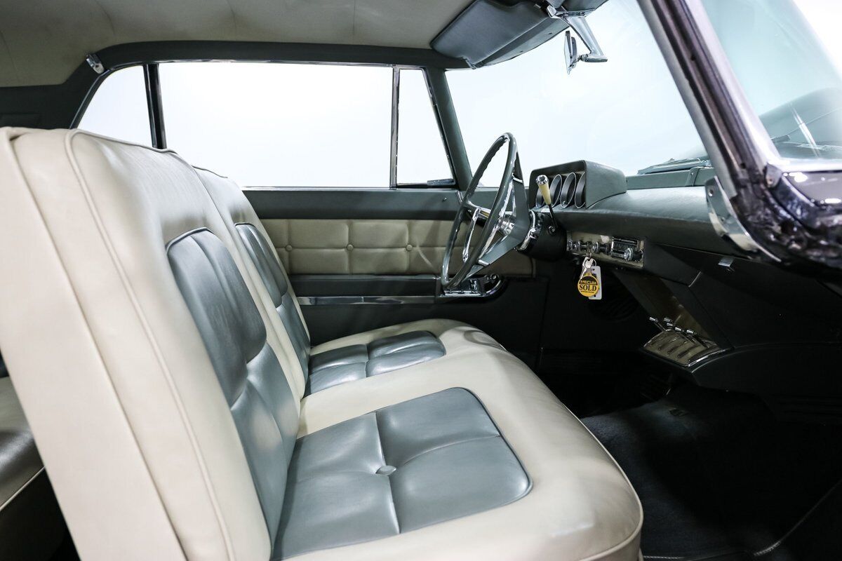 Continental-MkII-1956-Coupe-17