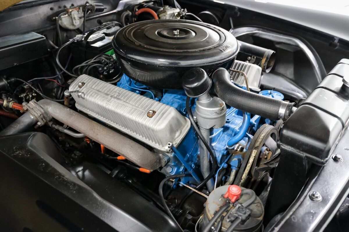 Continental-MkII-1956-Coupe-9