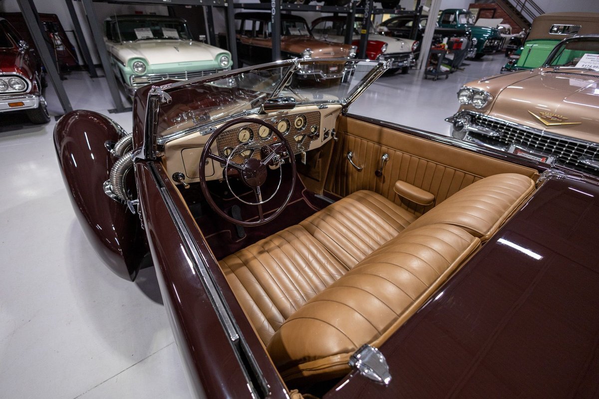 Cord-1937-Convertible-1