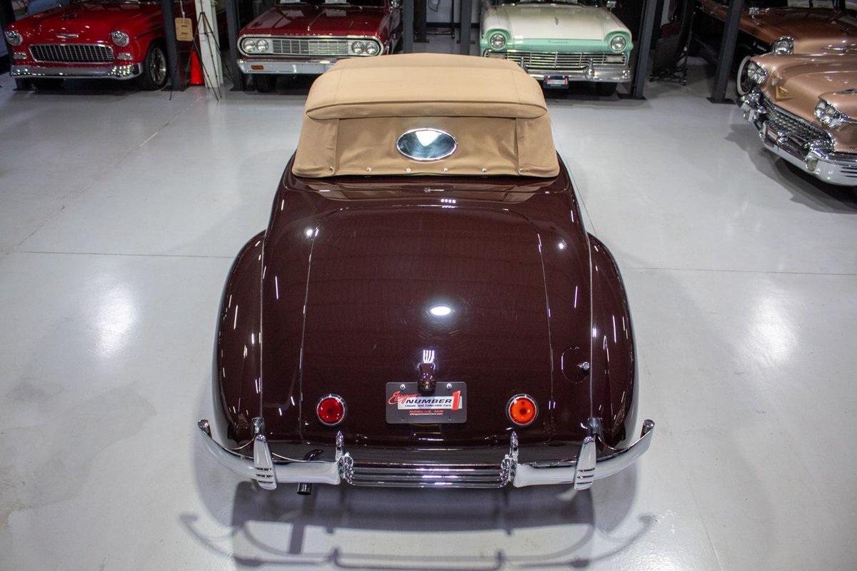 Cord-1937-Convertible-17