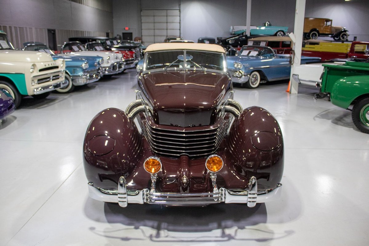 Cord-1937-Convertible-37