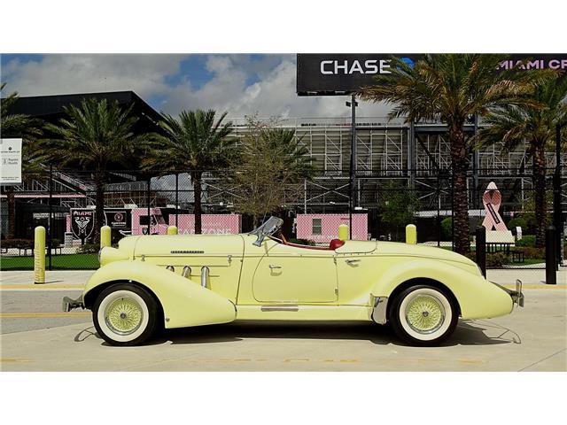 Cord-BOAT-TAIL-SPEEDSTER-1971-CONVERTIBLE-1
