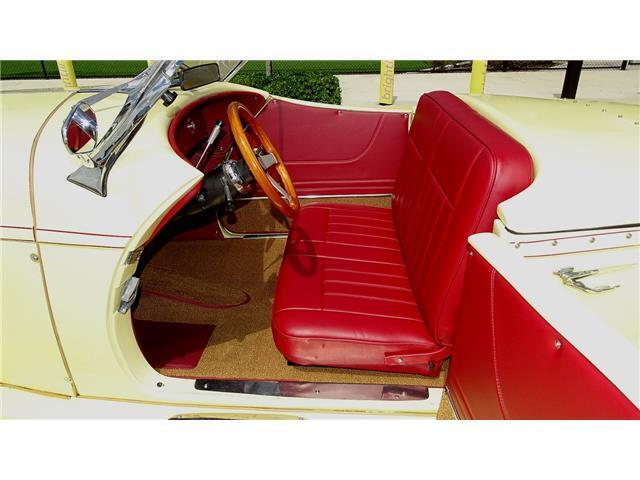 Cord-BOAT-TAIL-SPEEDSTER-1971-CONVERTIBLE-11