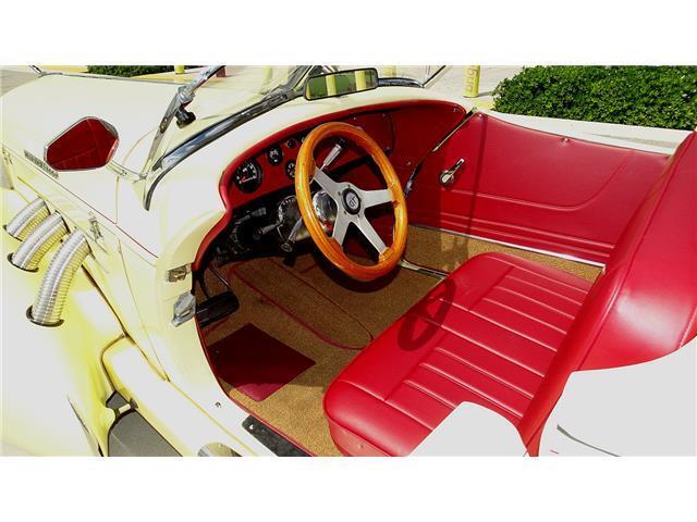 Cord-BOAT-TAIL-SPEEDSTER-1971-CONVERTIBLE-12
