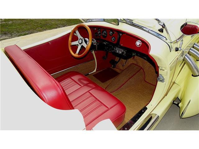 Cord-BOAT-TAIL-SPEEDSTER-1971-CONVERTIBLE-15