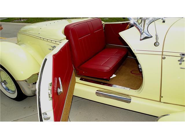 Cord-BOAT-TAIL-SPEEDSTER-1971-CONVERTIBLE-16