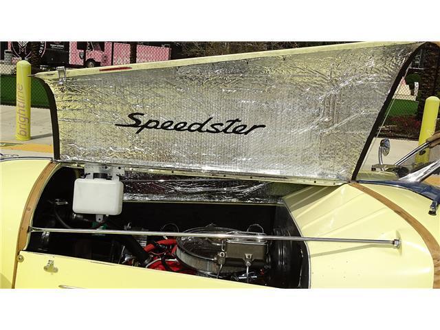 Cord-BOAT-TAIL-SPEEDSTER-1971-CONVERTIBLE-22