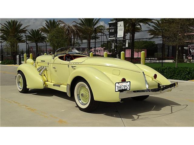 Cord-BOAT-TAIL-SPEEDSTER-1971-CONVERTIBLE-3