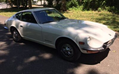 Datsun 240z  1972 white