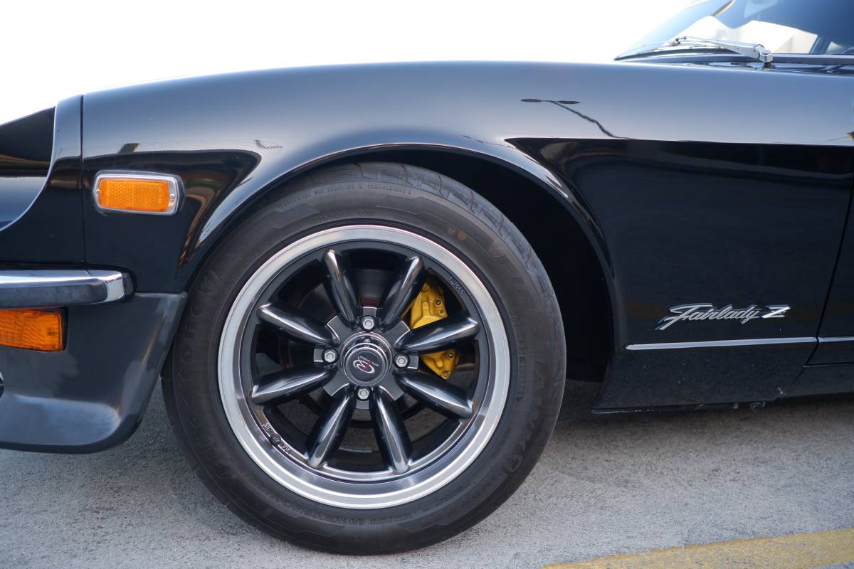Datsun-240z-1973-black-11