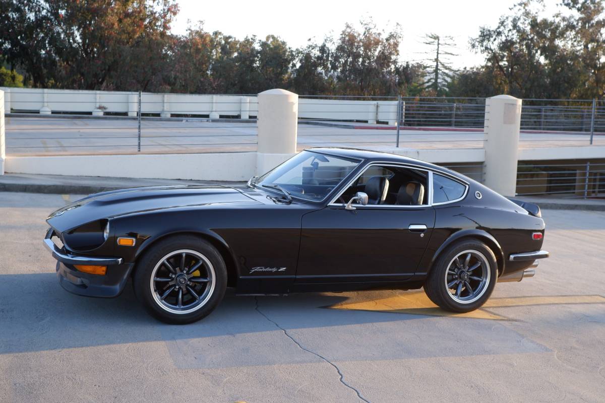 Datsun-240z-1973-black-2