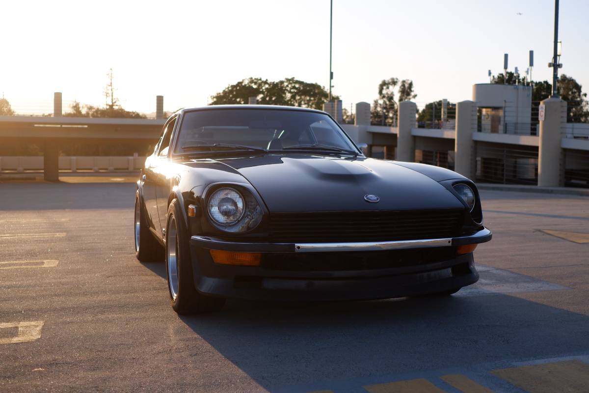 Datsun-240z-1973-black-3