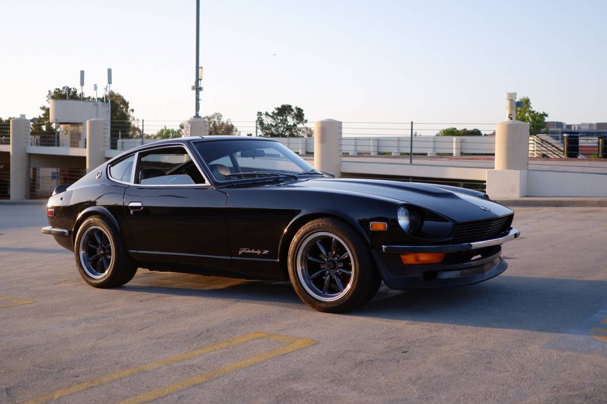 Datsun-240z-1973-black-4