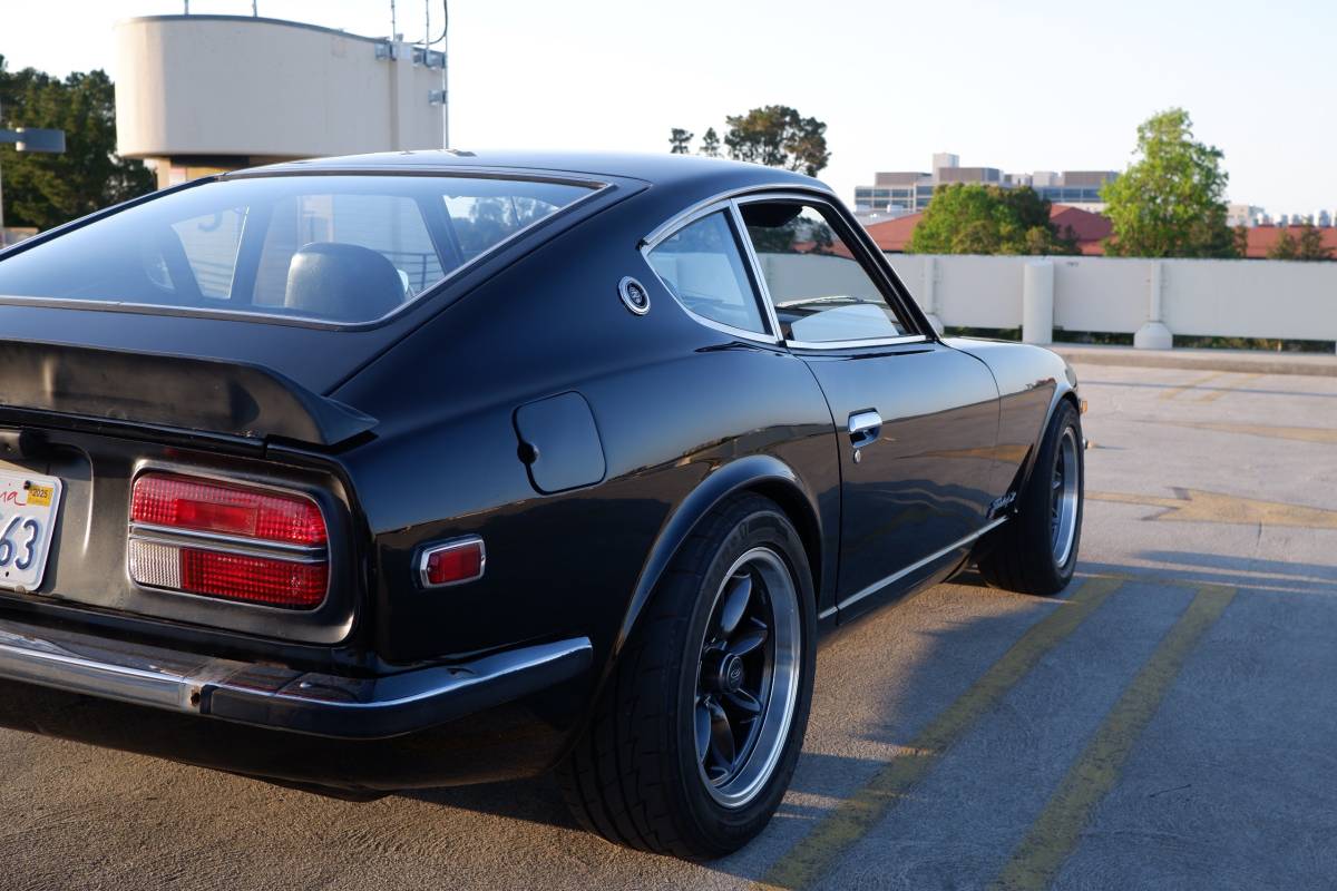 Datsun-240z-1973-black-5