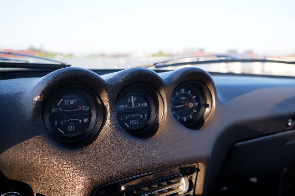 Datsun-240z-1973-black-7