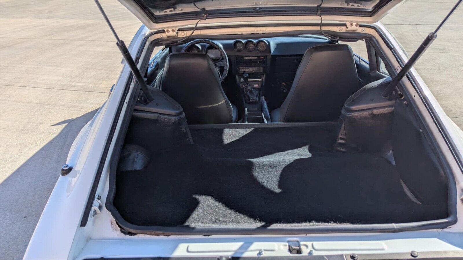 Datsun-280Z-1977-Coupe-4
