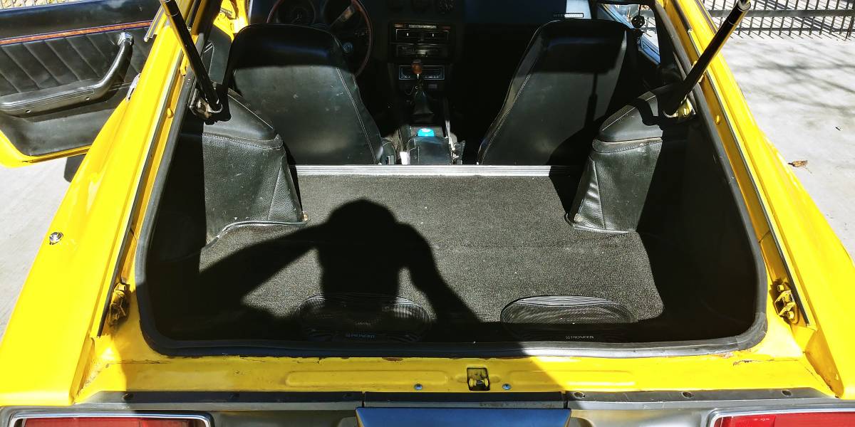 Datsun-280z-1976-yellow-10