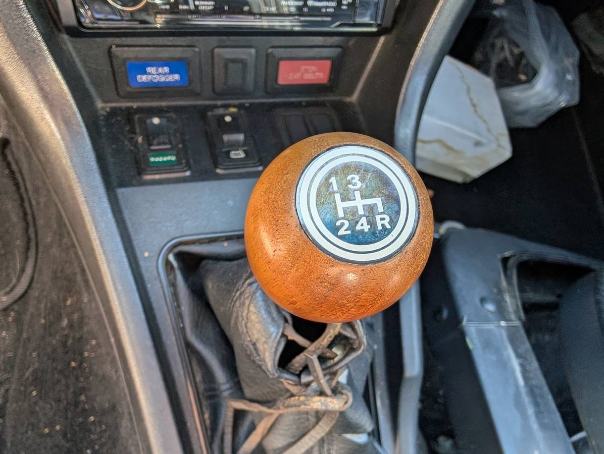 Datsun-280z-1976-yellow-16
