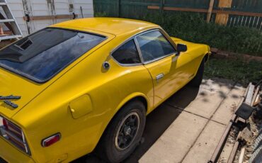 Datsun-280z-1976-yellow-3