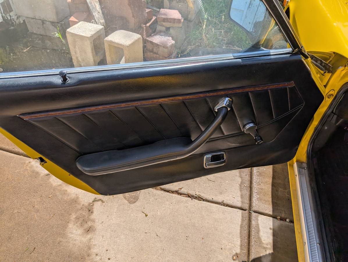 Datsun-280z-1976-yellow-5