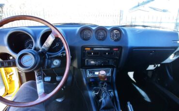 Datsun-280z-1976-yellow-7