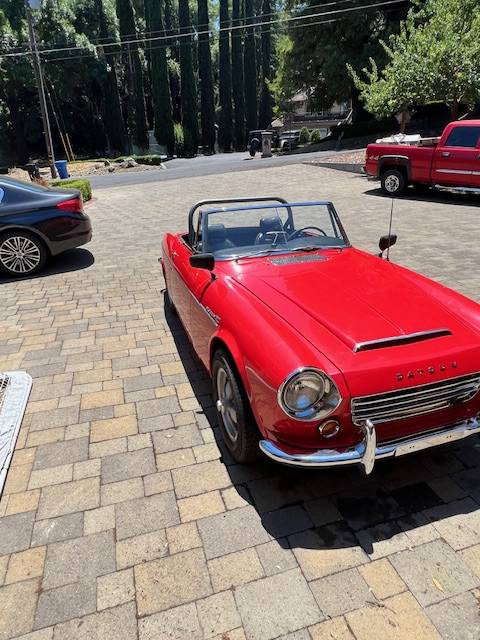 Datsun-311-roadster-1966-red-10