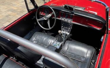 Datsun-311-roadster-1966-red-13