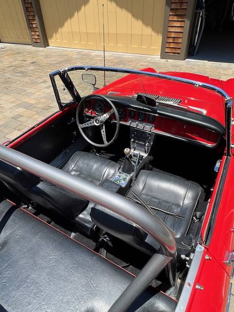 Datsun-311-roadster-1966-red-13