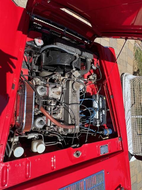Datsun-311-roadster-1966-red-8