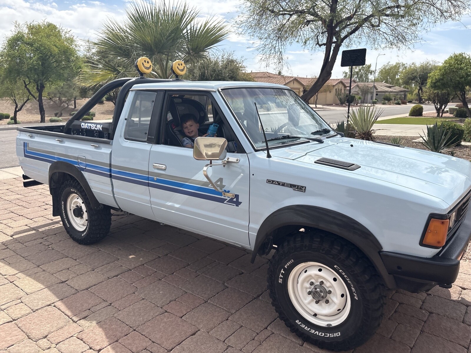 Datsun-720-1982-11